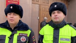 Астраханские полицейские помогли сыну спасти мать