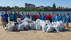 Астраханцы очистили более 500 км берегов от мусора