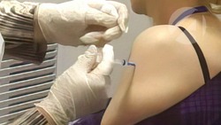 В Астрахани первые 124 подростка вакцинированы от коронавируса