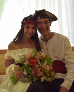 Под Астраханью поженились пираты 