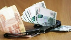 Сотрудник астраханской фирмы украл у неё более 640 тысяч рублей