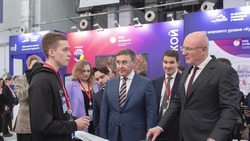Студенты АГУ представили вице-премьеру и министру образования РФ подводного робота