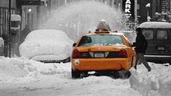 неТРАНСПОРТабельный момент: в снегопад резко выросли цены в Астрахани на такси