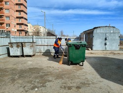 В Ленинском районе Астрахани обновят мусорные контейнеры