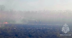 В Приволжском районе горит камыш и сухая растительность