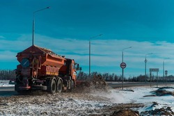 На зимнее содержание астраханских дорог выделили более 120 миллионов рублей