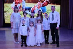 Семья Люльченко из Астраханской области воспитывает 14 приёмных детей